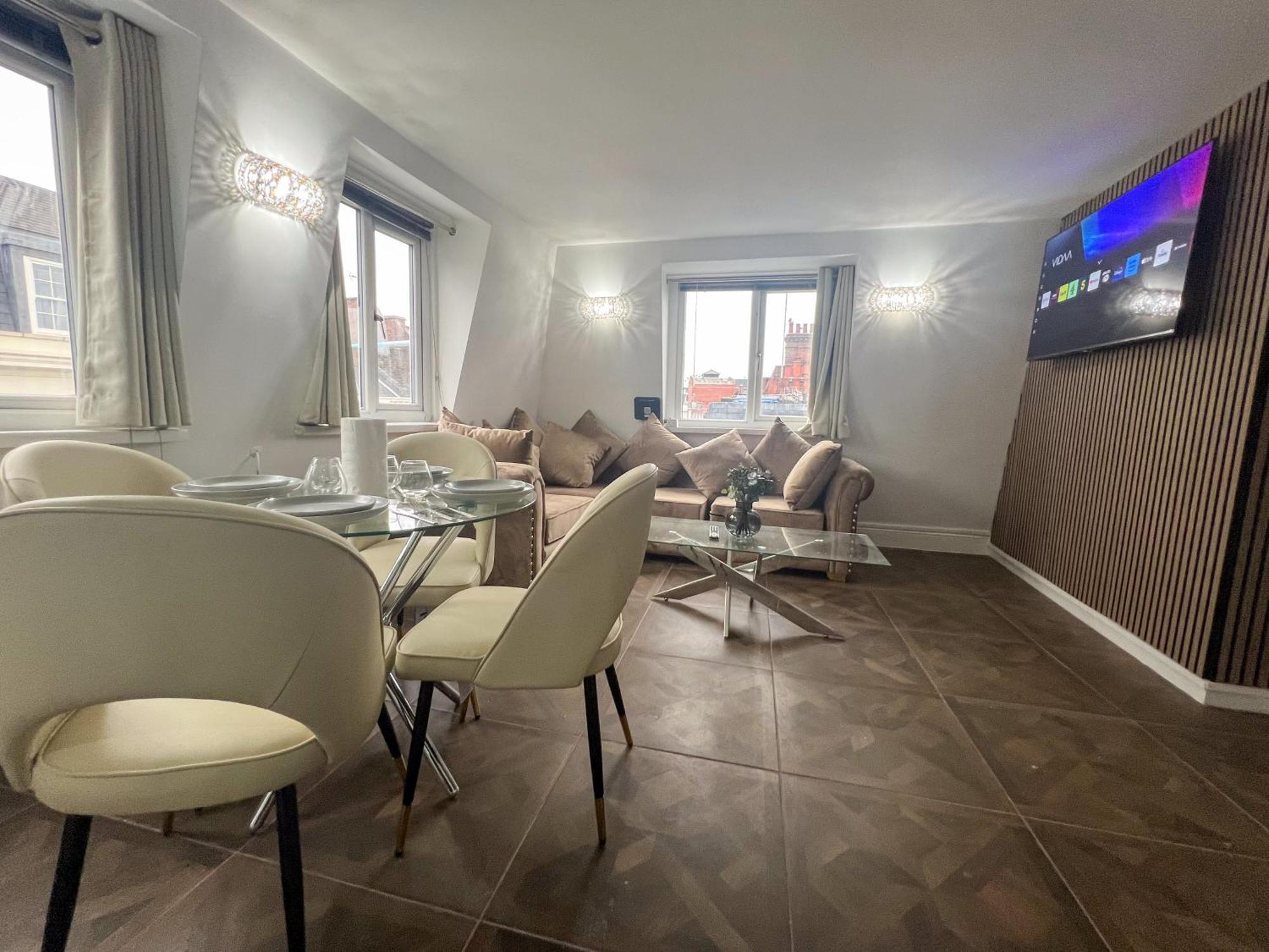 Appartamento Stylish In The Heart Of Soho Your West End Escape! Gsg Londra