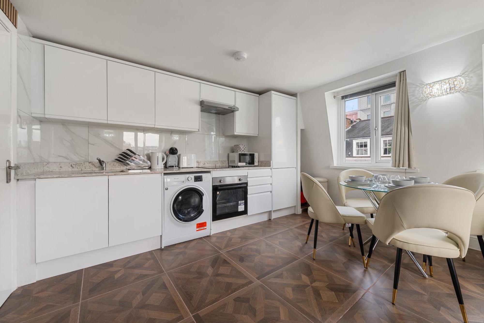 Stylish In The Heart Of Soho Your West End Escape! Gsg Londra